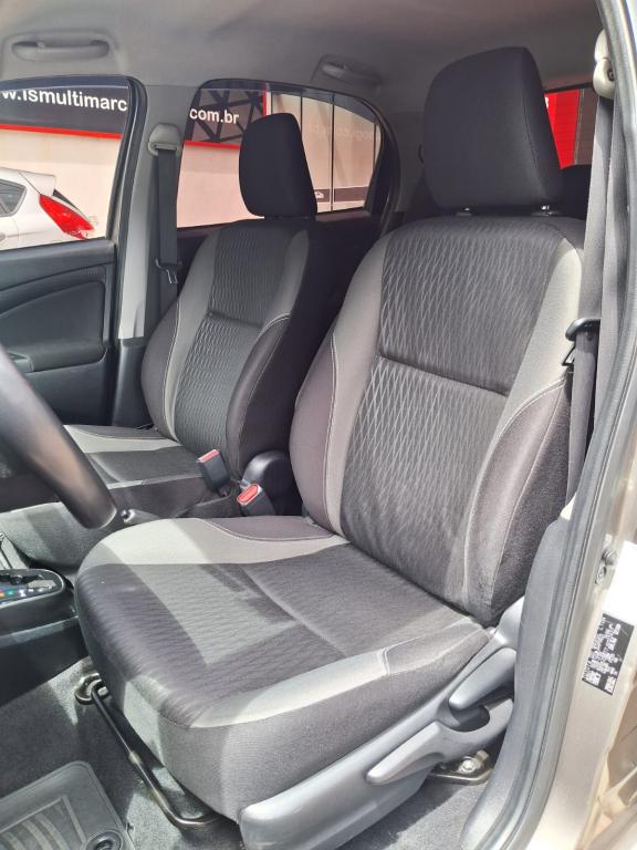 TOYOTA Etios Hatch - Foto