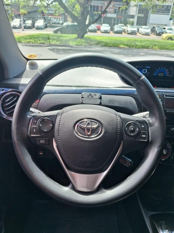 TOYOTA Etios Hatch - Foto