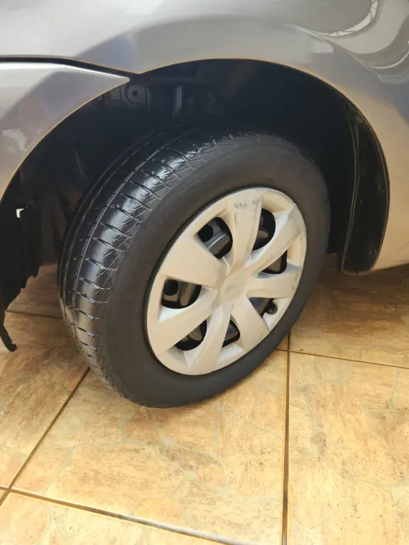 TOYOTA Etios Hatch - Foto