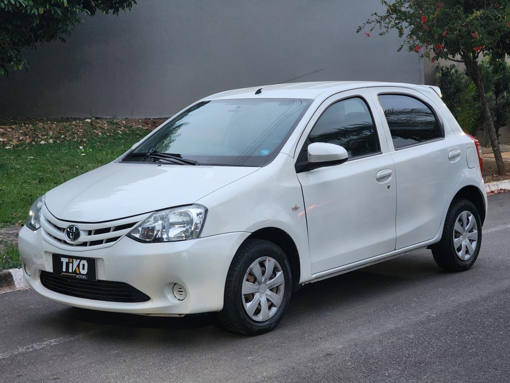 TOYOTA Etios Hatch