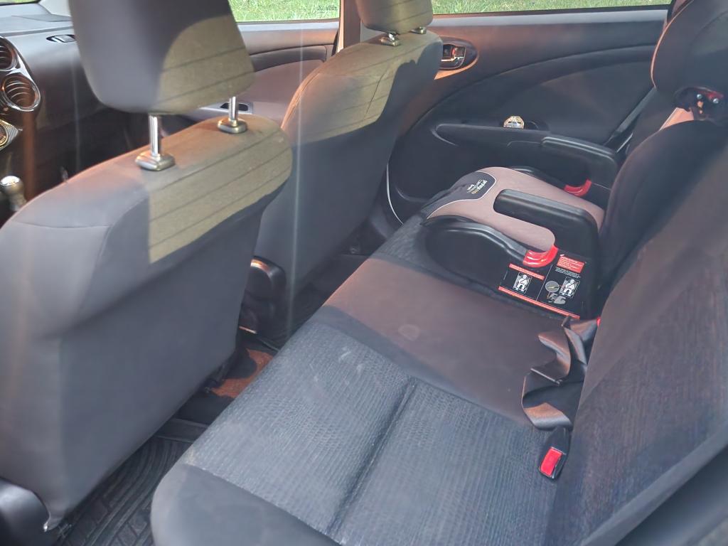 TOYOTA Etios Hatch - Foto