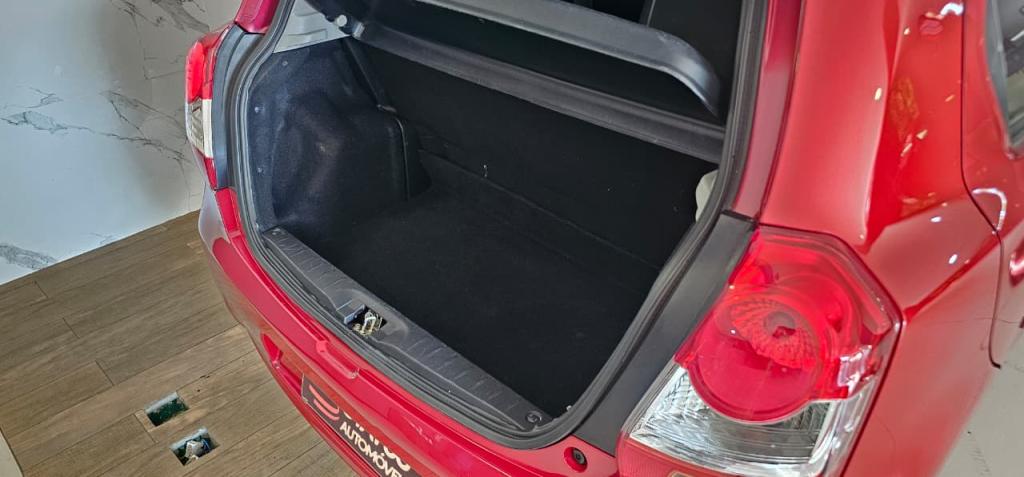 TOYOTA Etios Hatch - Foto