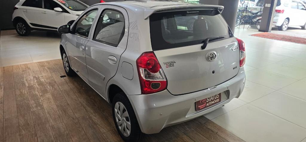 TOYOTA Etios Hatch