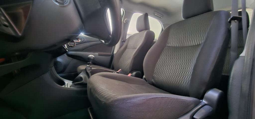 TOYOTA Etios Hatch - Foto