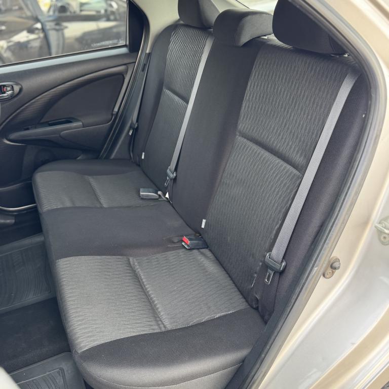 TOYOTA Etios Sedan - Foto