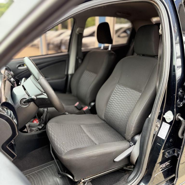 TOYOTA Etios Sedan - Foto