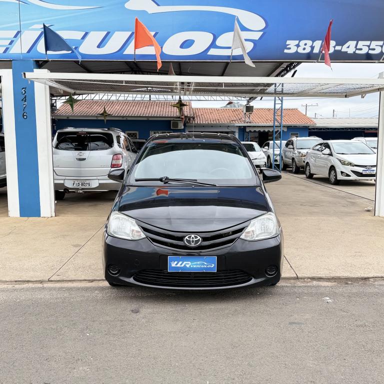 TOYOTA Etios Sedan - Foto