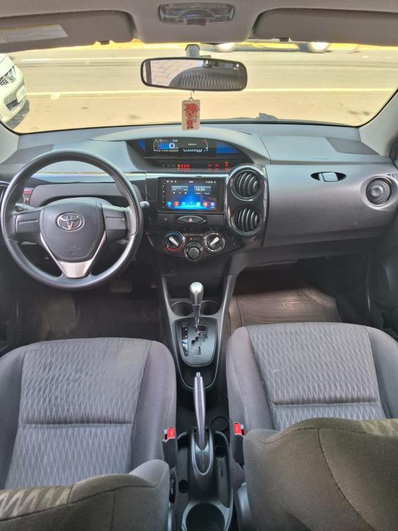 TOYOTA Etios Sedan - Foto