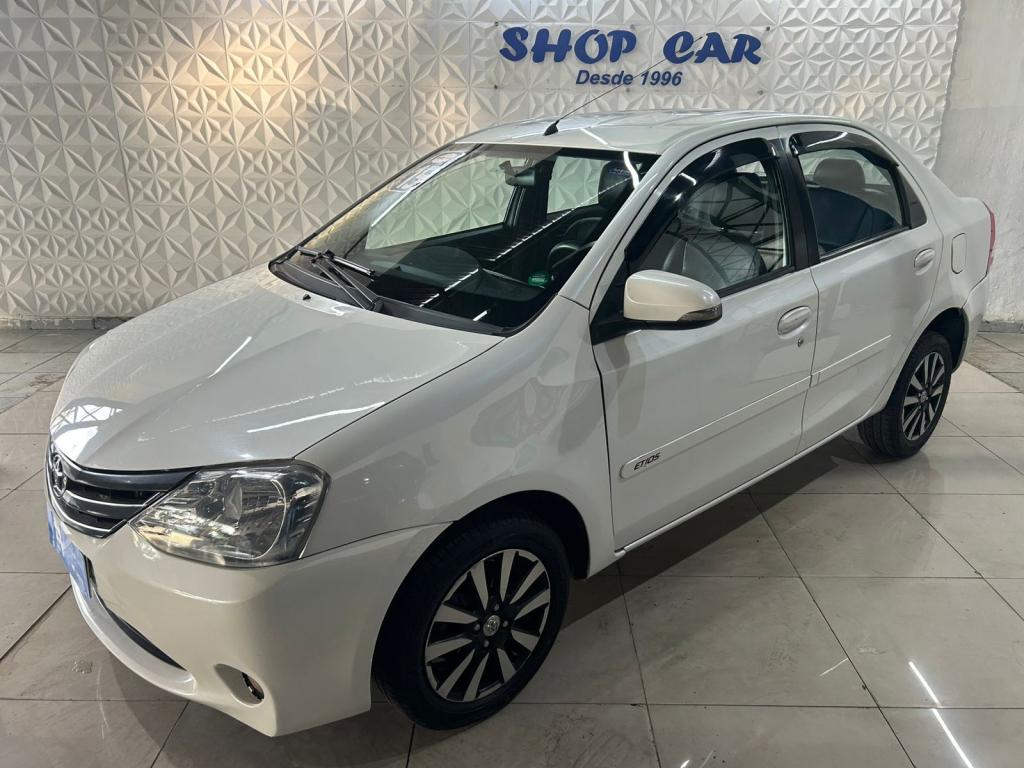 TOYOTA Etios Sedan - Foto