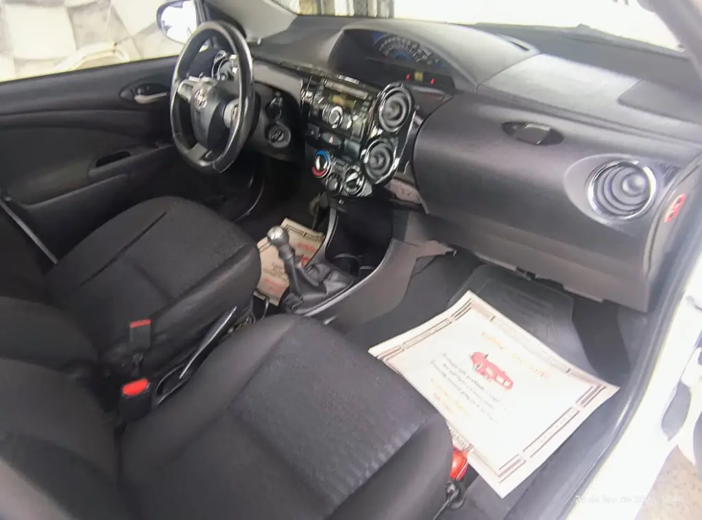 TOYOTA Etios Sedan - Foto