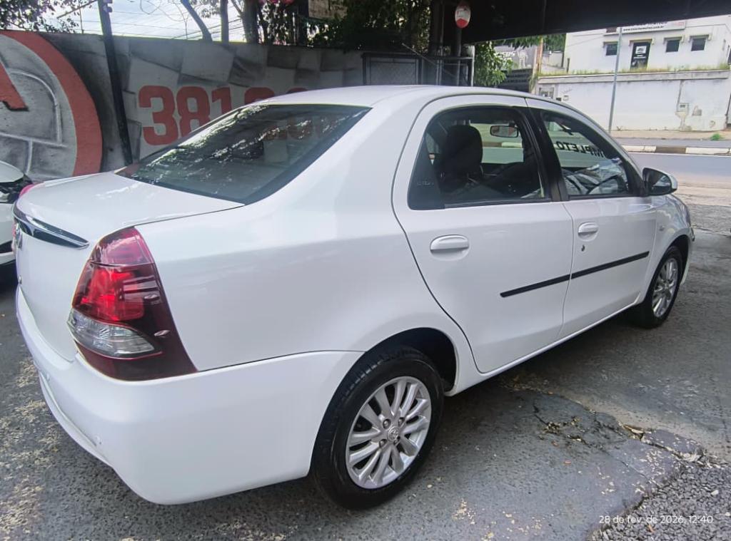 TOYOTA Etios Sedan - Foto