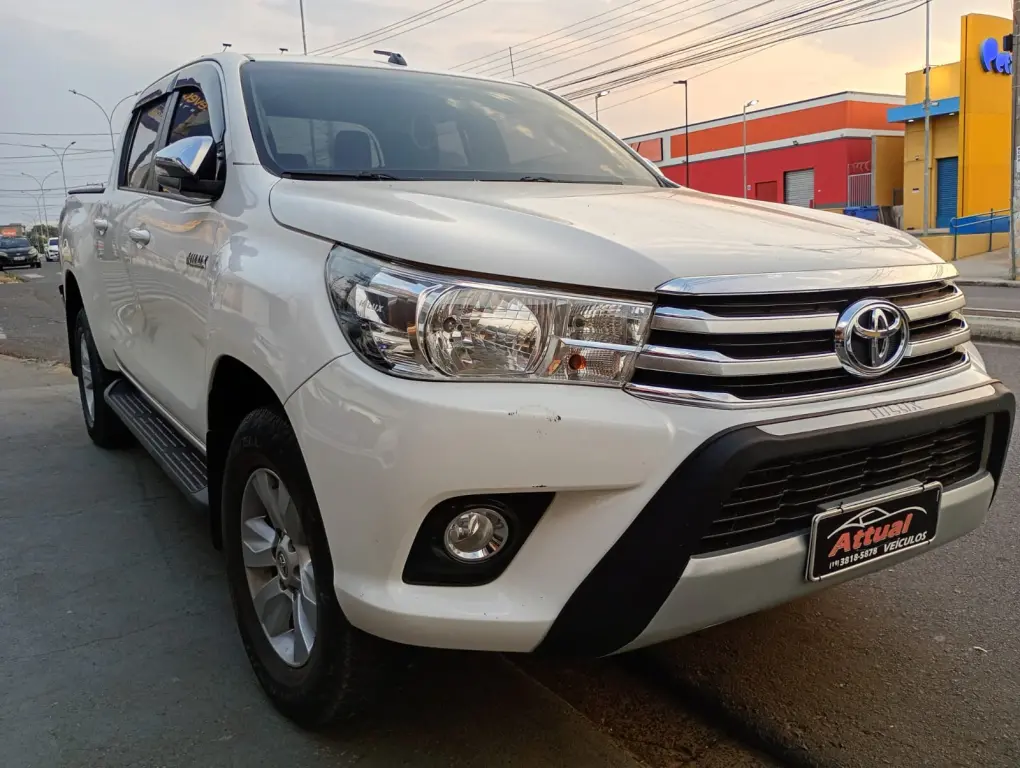 TOYOTA Hilux Caminhonete - Foto