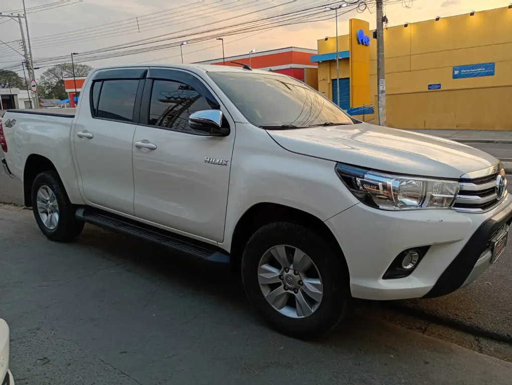TOYOTA Hilux Caminhonete - Foto