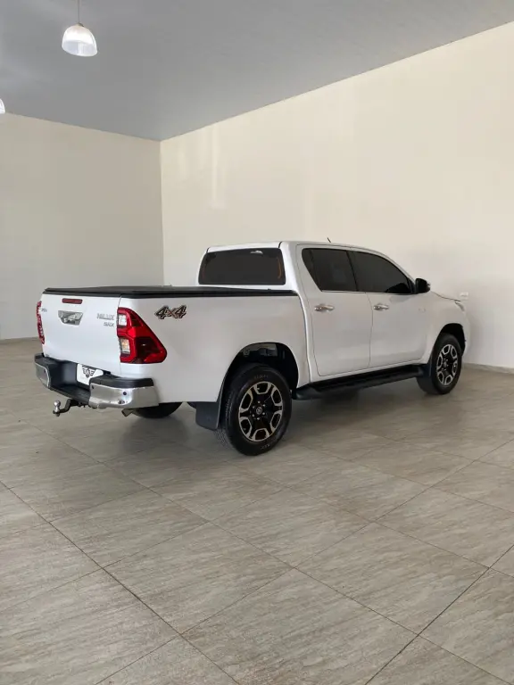 TOYOTA Hilux Caminhonete - Foto