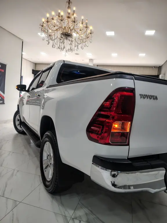 TOYOTA Hilux Caminhonete - Foto