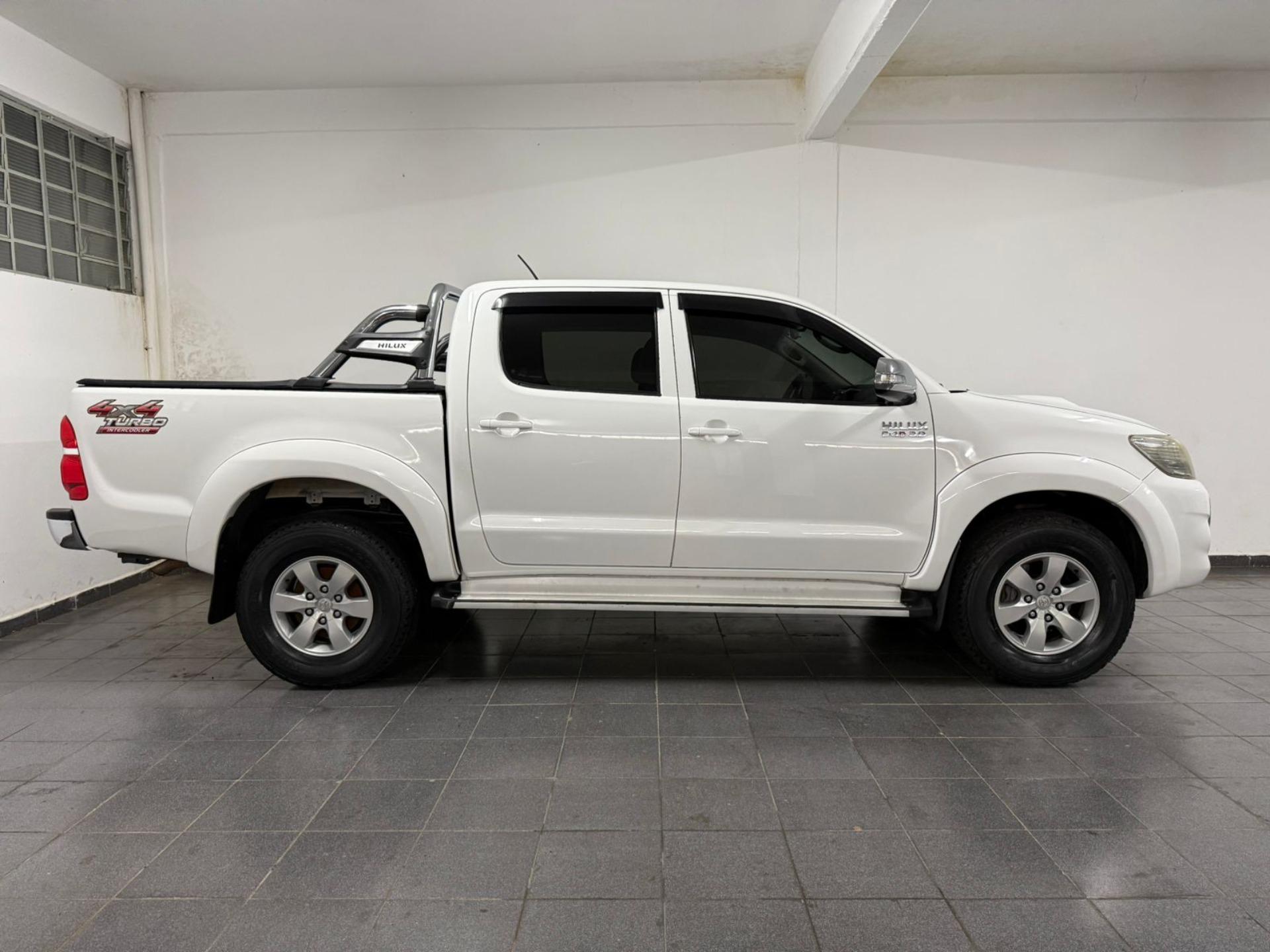 TOYOTA Hilux Caminhonete - Foto