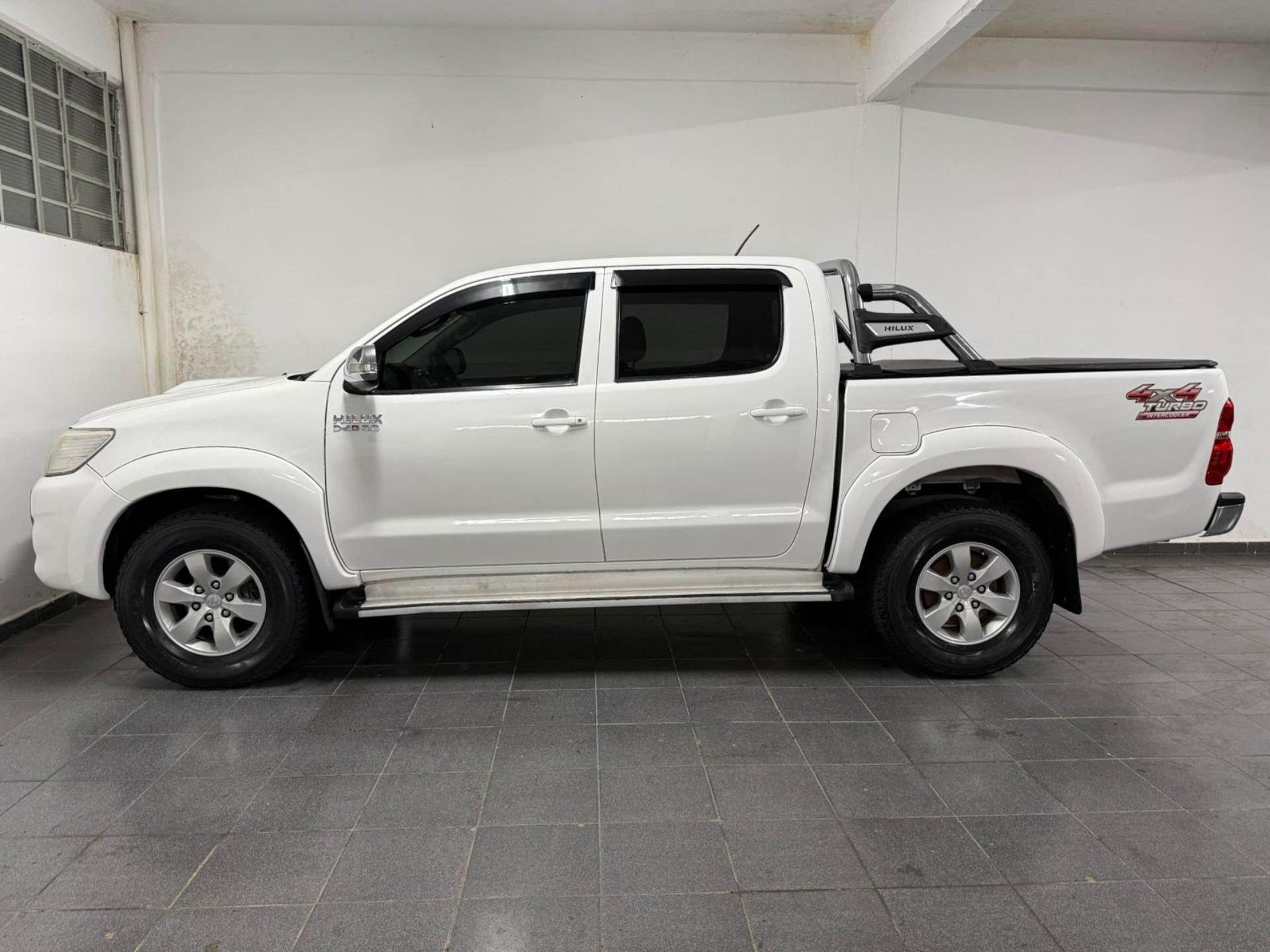 TOYOTA Hilux Caminhonete - Foto