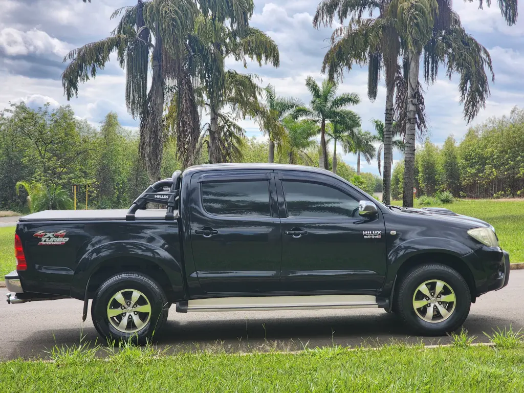 TOYOTA Hilux Caminhonete - Foto