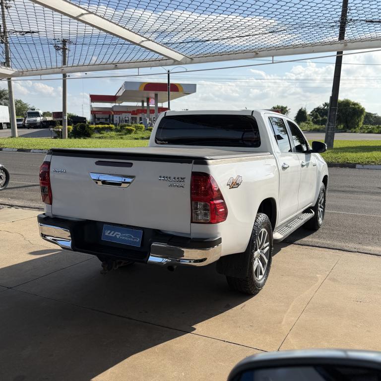 TOYOTA Hilux Caminhonete - Foto