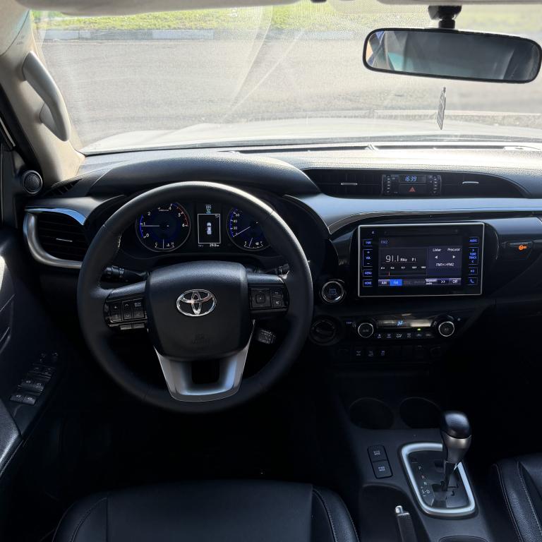 TOYOTA Hilux Caminhonete - Foto
