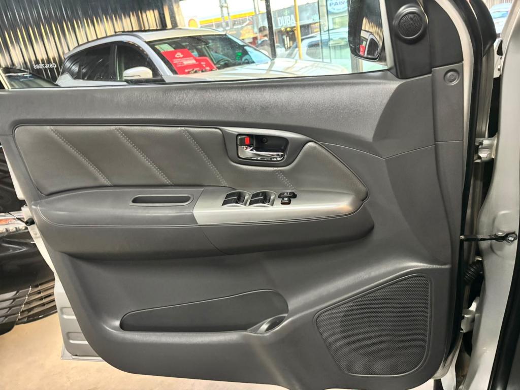 TOYOTA Hilux Caminhonete - Foto