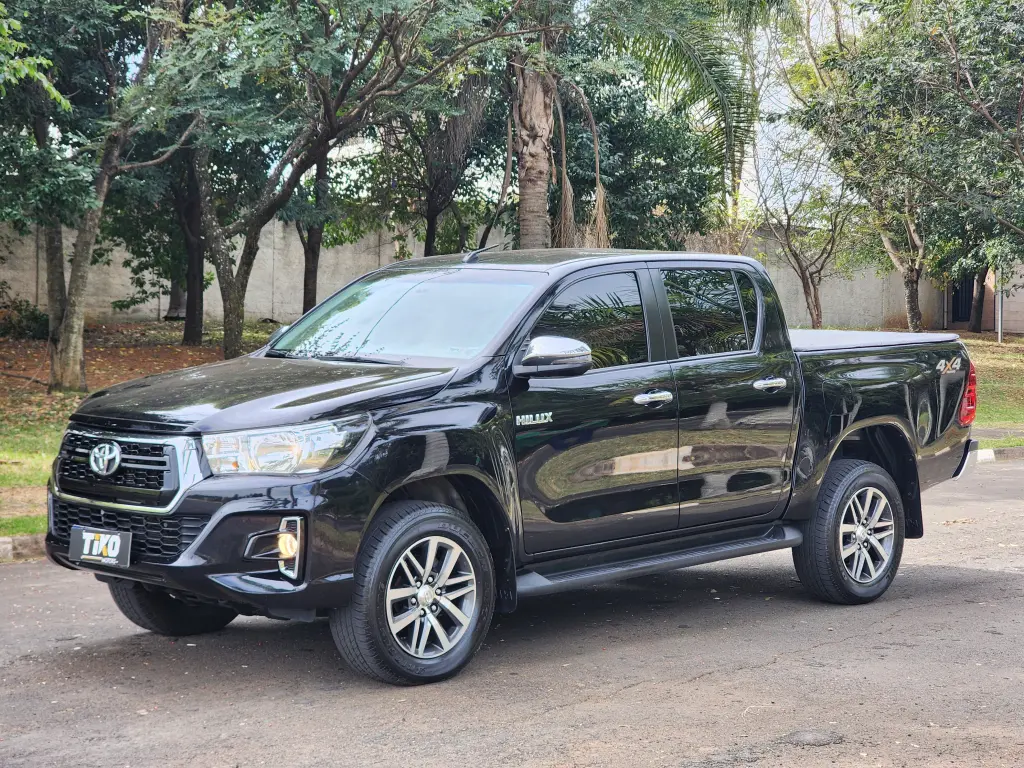 TOYOTA Hilux Caminhonete - Foto
