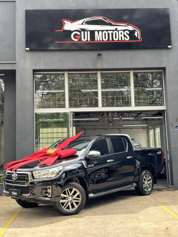 TOYOTA Hilux Caminhonete