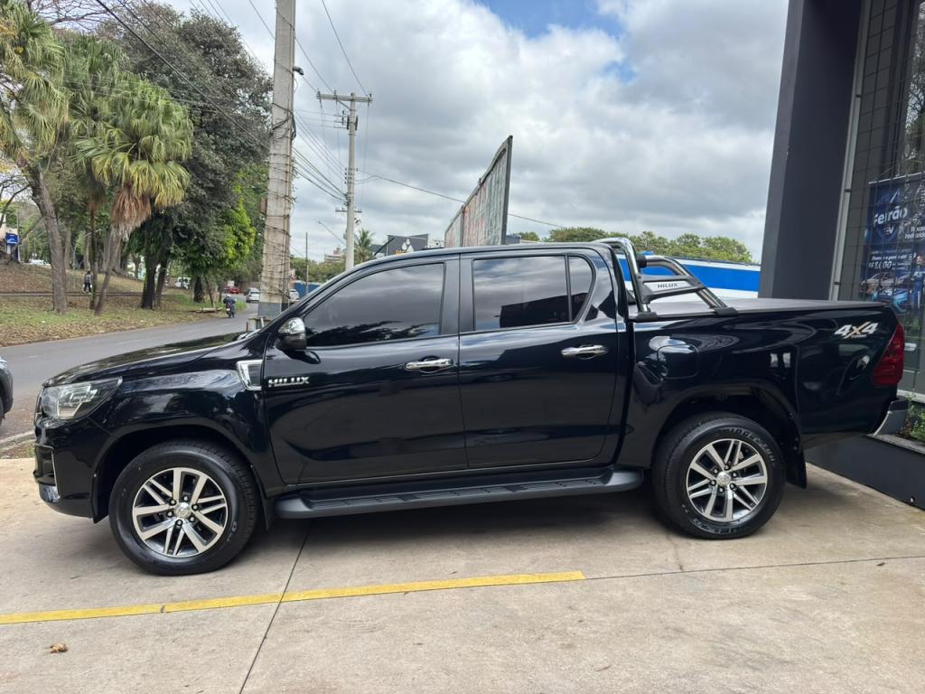 TOYOTA Hilux Caminhonete - Foto