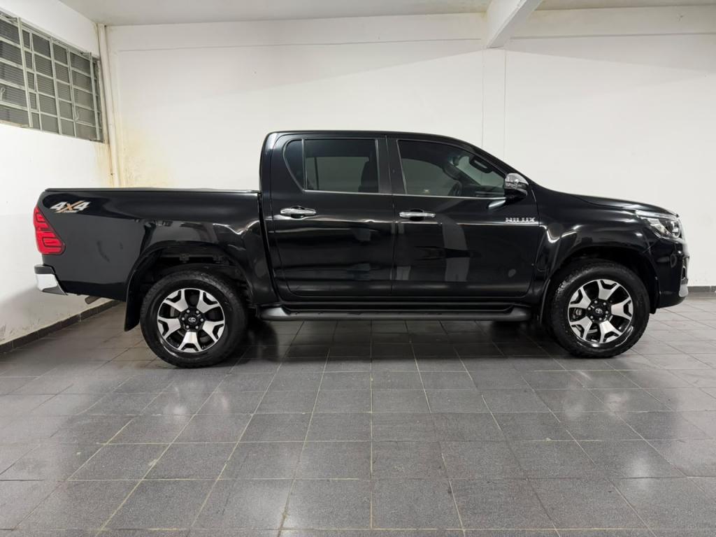 TOYOTA Hilux Caminhonete - Foto