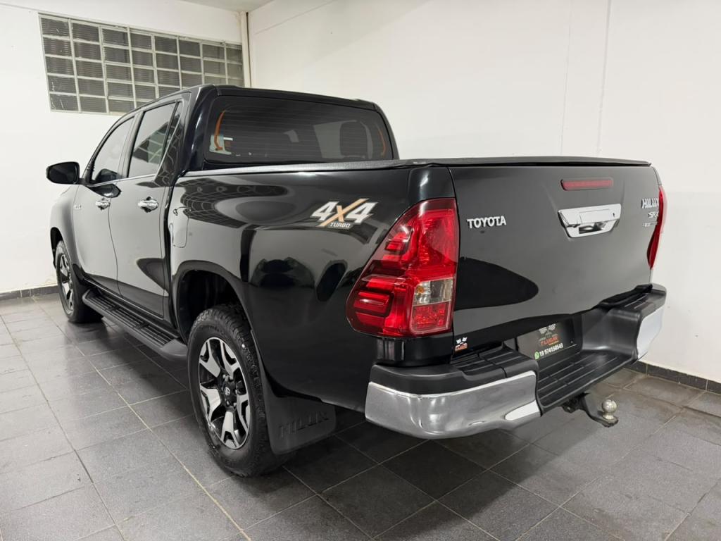 TOYOTA Hilux Caminhonete - Foto
