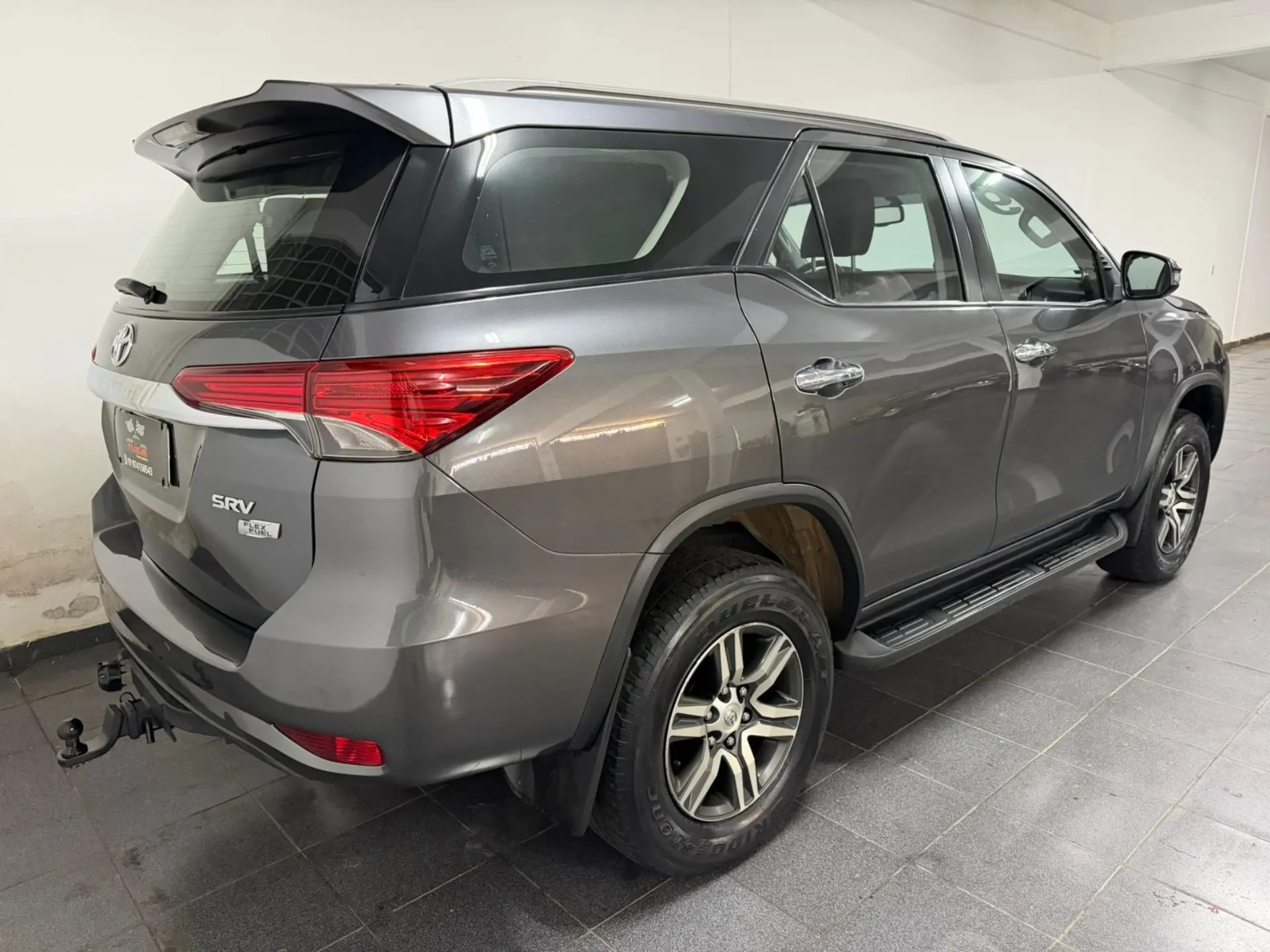 TOYOTA Hilux SW4 - Foto