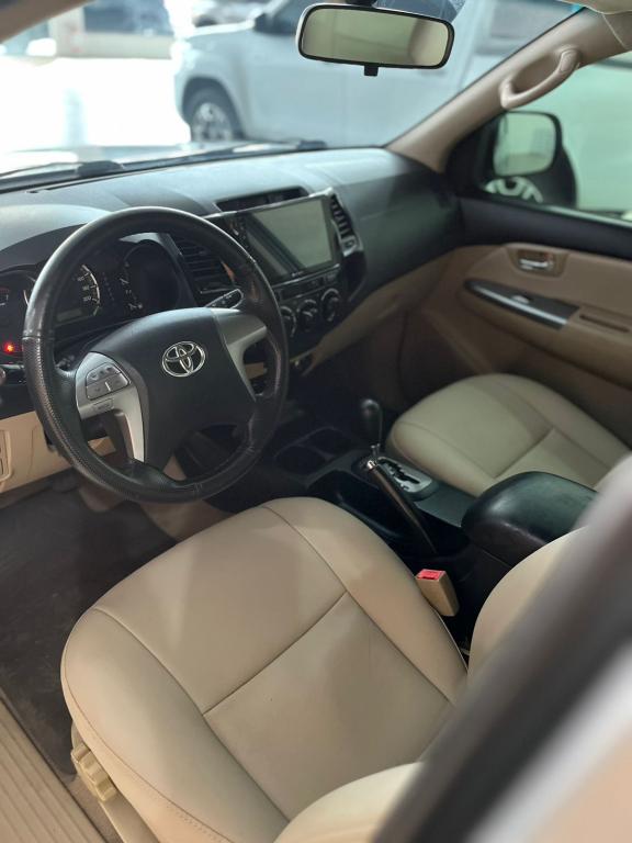 TOYOTA Hilux SW4 - Foto