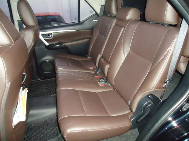 TOYOTA Hilux SW4 - Foto