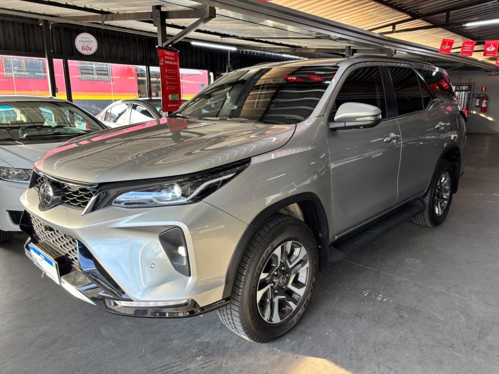 TOYOTA Hilux SW4