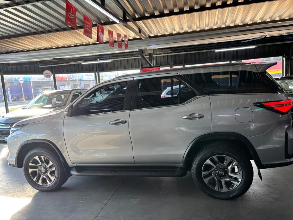 TOYOTA Hilux SW4 - Foto