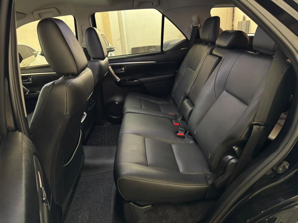 TOYOTA Hilux SW4 - Foto