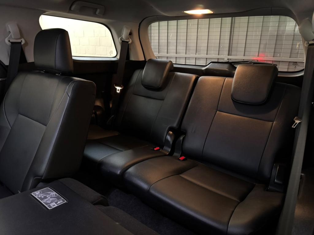 TOYOTA Hilux SW4 - Foto