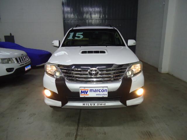 TOYOTA Hilux SW4
