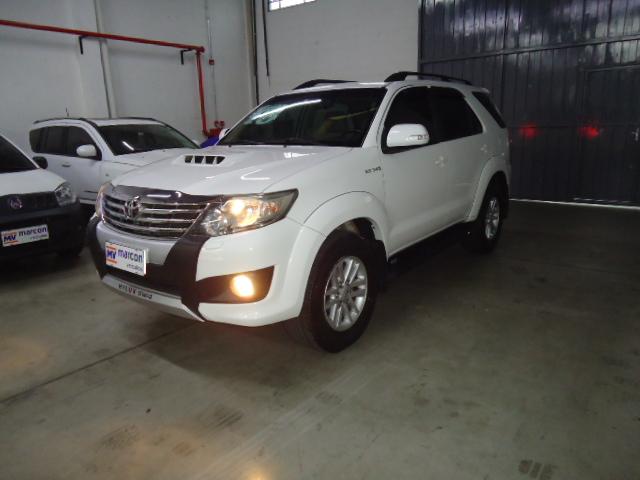 TOYOTA Hilux SW4 - Foto