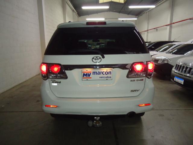 TOYOTA Hilux SW4 - Foto