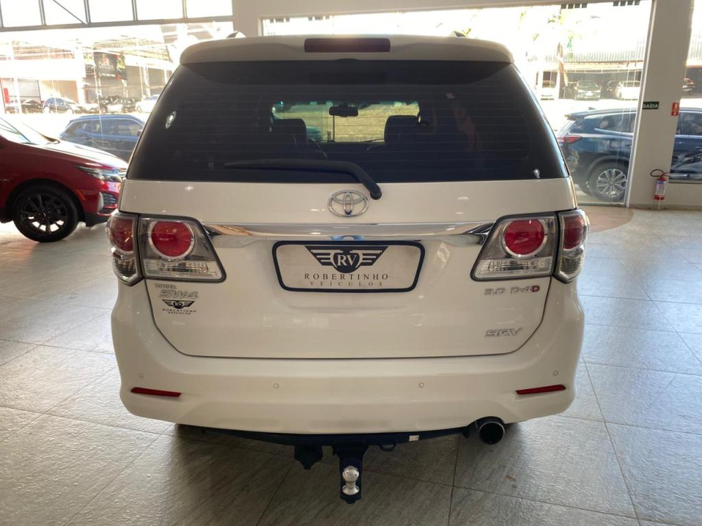 TOYOTA Hilux SW4 - Foto