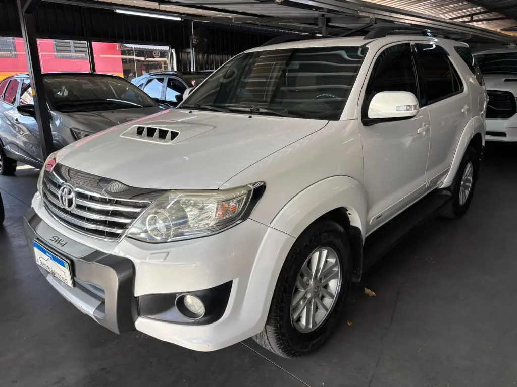 TOYOTA Hilux SW4