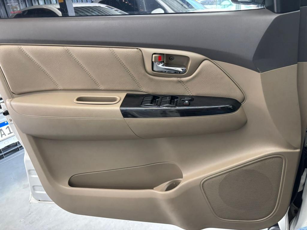 TOYOTA Hilux SW4 - Foto