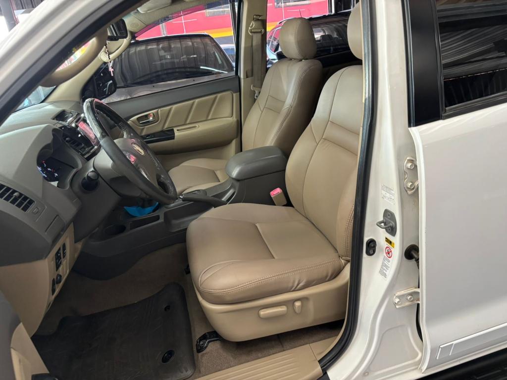 TOYOTA Hilux SW4 - Foto