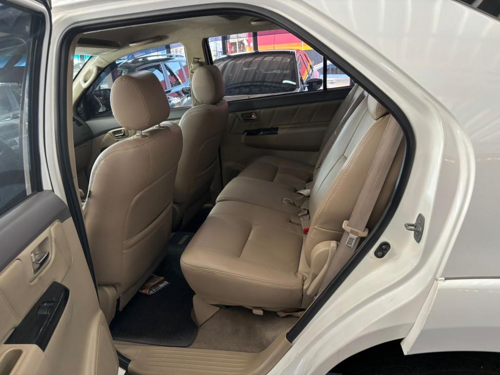 TOYOTA Hilux SW4 - Foto