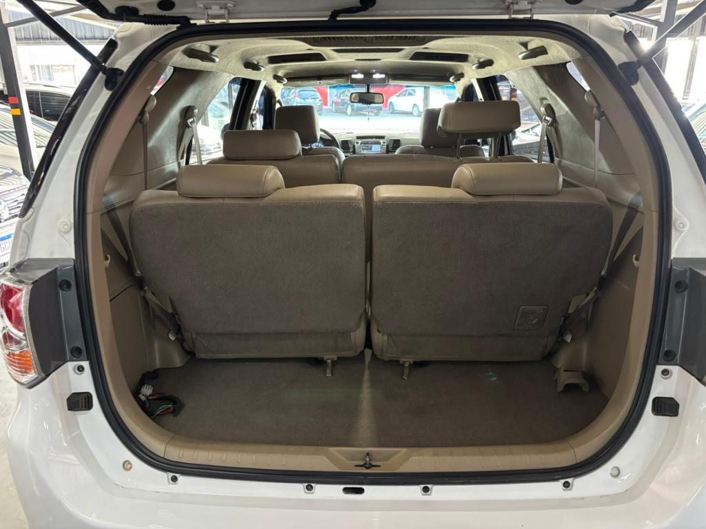 TOYOTA Hilux SW4 - Foto