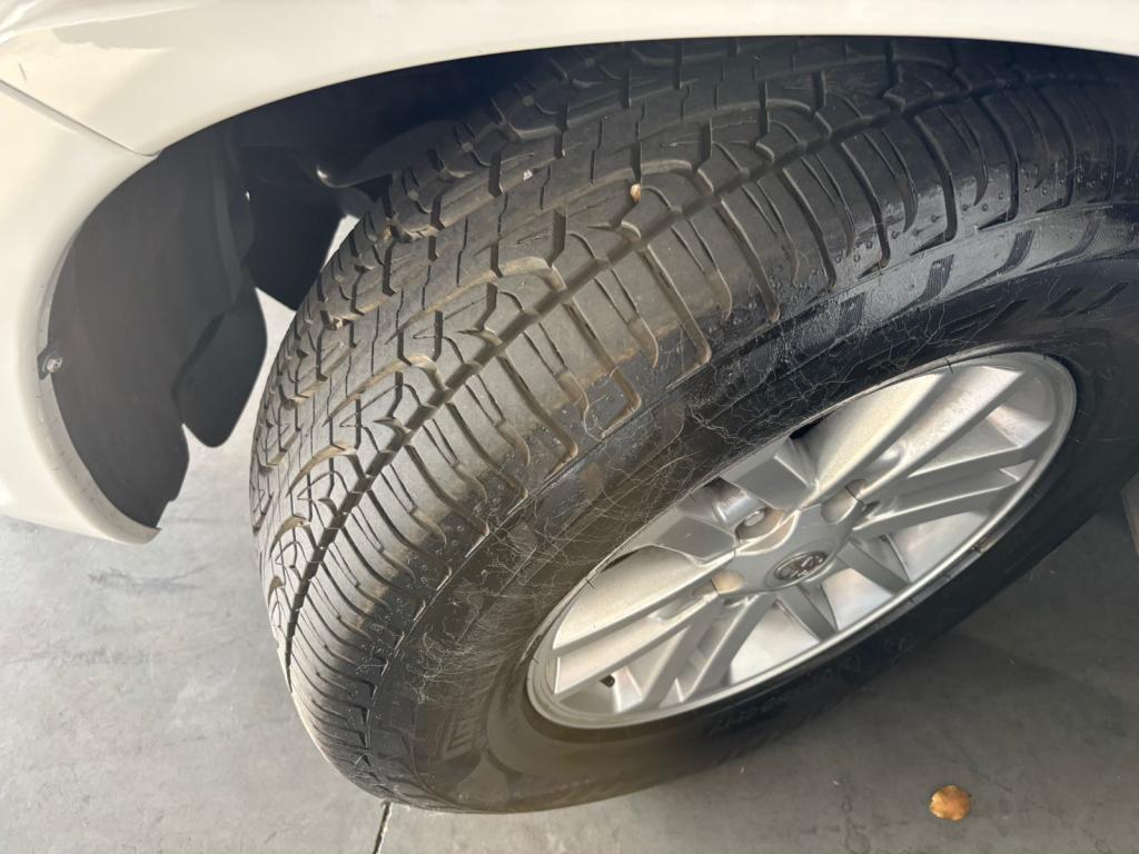 TOYOTA Hilux SW4 - Foto