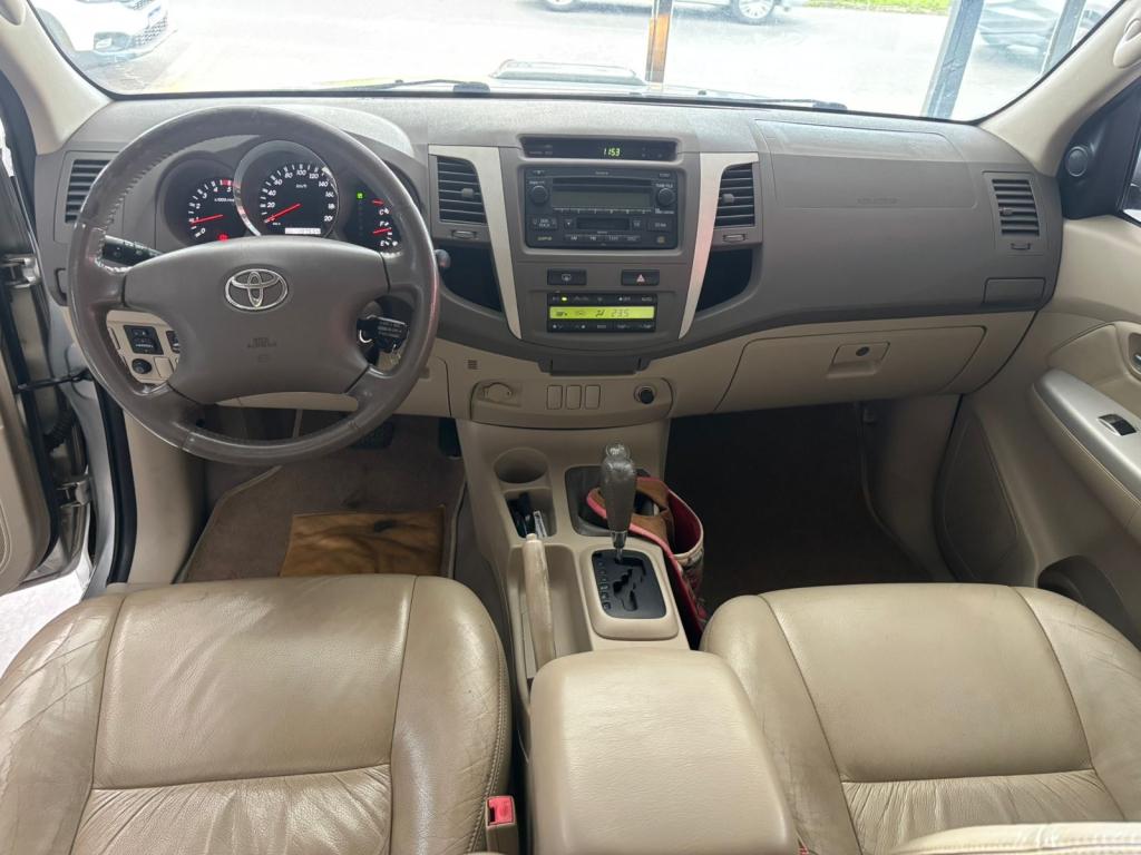 TOYOTA Hilux SW4 - Foto