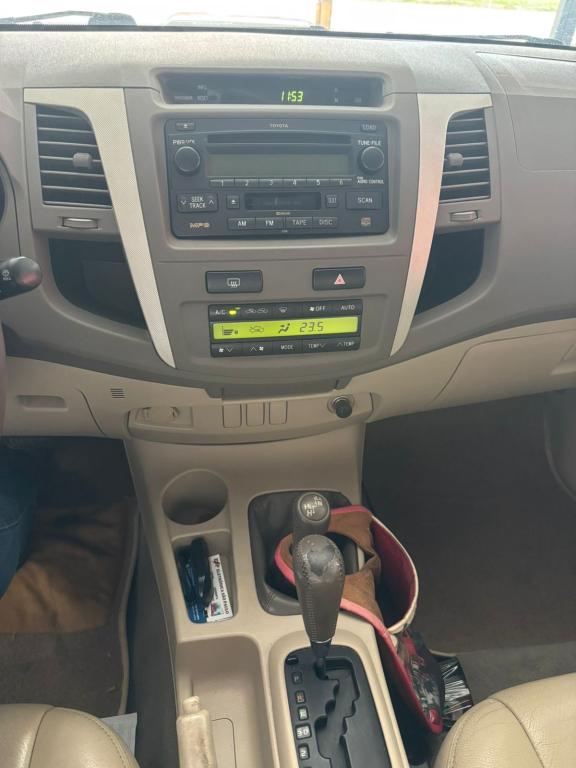 TOYOTA Hilux SW4 - Foto