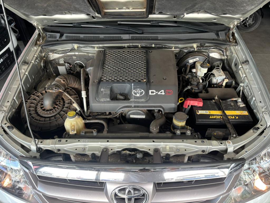 TOYOTA Hilux SW4 - Foto